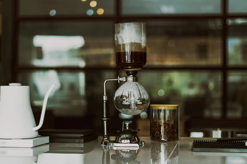 Coffee extraction demonstration with various brewing methods